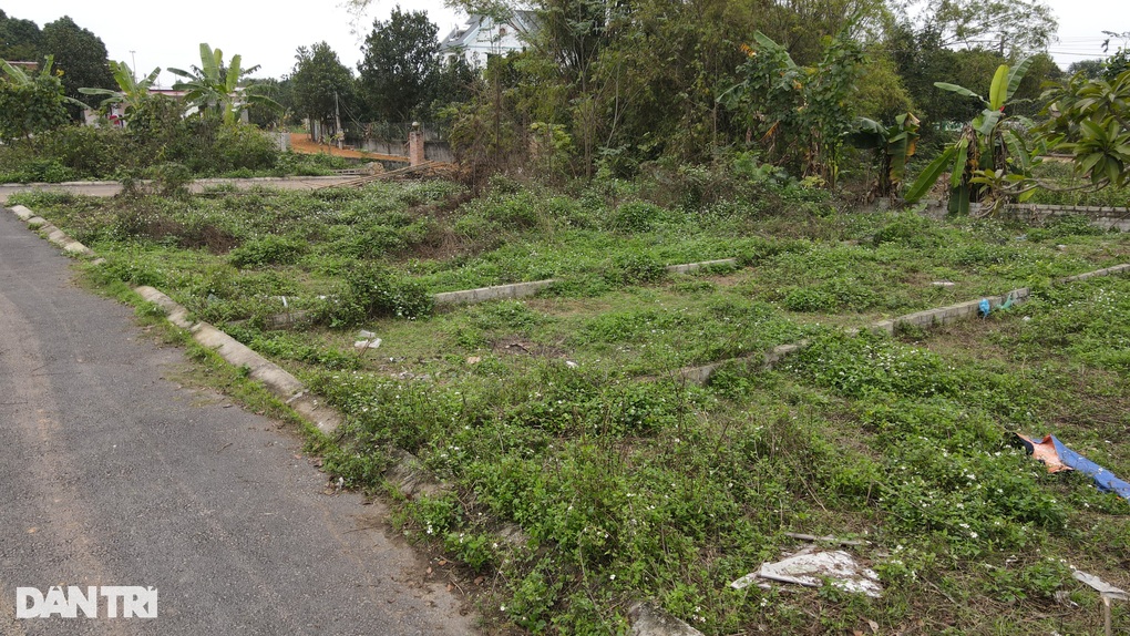 Nở rộ tình trạng núp bóng hiến đất làm đường để phân lô bán nền - 2 Nở rộ tình trạng núp bóng hiến đất làm đường để phân lô bán nền - 2