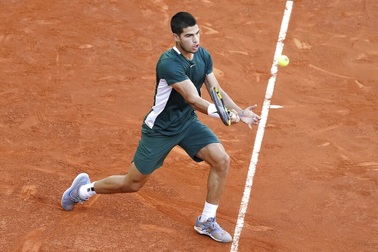 Carlos Alcaraz vươn lên số 6 thế giới, thách thức Djokovic và Nadal