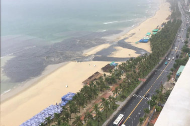 Lý do khiến nước thải đen ngòm tràn ra biển Đà Nẵng