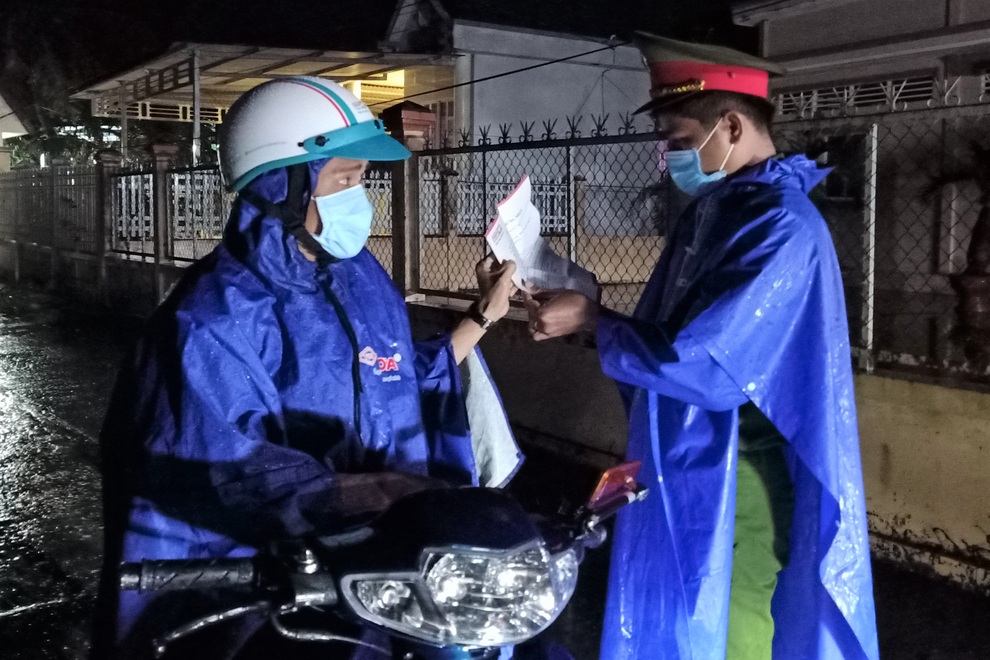 U60 thức trắng đêm canh Covid-19 - 2 U60 thức trắng đêm canh Covid-19 - 2