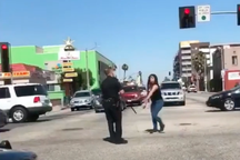 Cảnh sát Mỹ xử lí người chống đối thế nào?