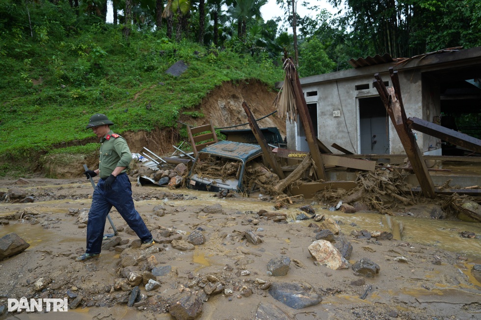 Ý Đảng hợp lòng dân: Tái định cư sau Yagi và “những ngôi làng của niềm tin”  - 2 Ý Đảng hợp lòng dân: Tái định cư sau Yagi và “những ngôi làng của niềm tin”  - 2