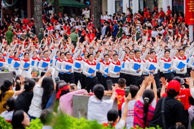 Thành tựu xuất sắc của các anh tài trong khối trí thức trẻ diễu hành A80