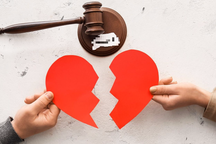 Vợ chồng ly hôn có phải cùng nhau trả nợ?