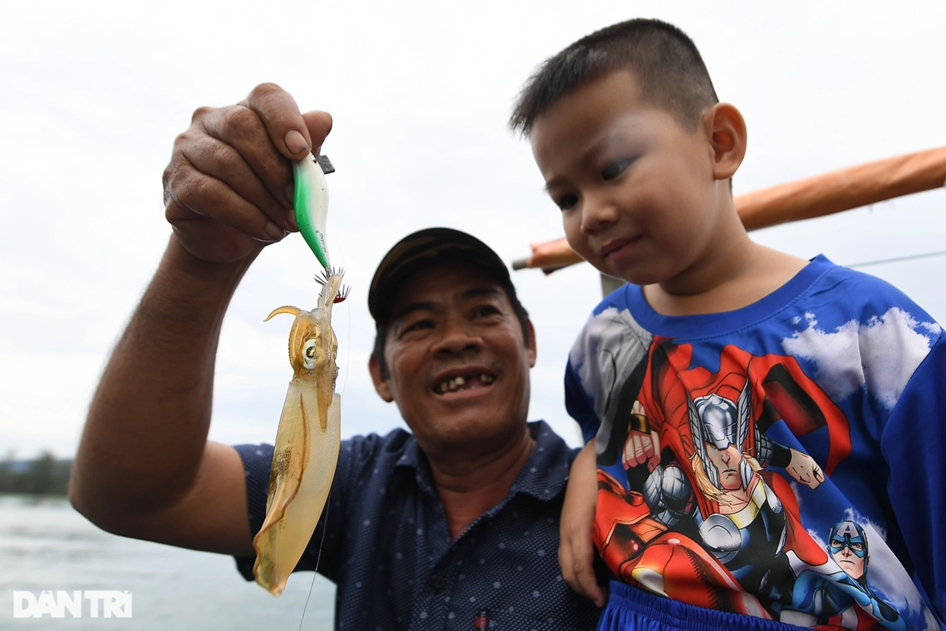 Hơn 30 năm sống ẩn dật bán mặt cho biển của người cựu binh một chân - 8 Hơn 30 năm sống ẩn dật bán mặt cho biển của người cựu binh một chân - 8
