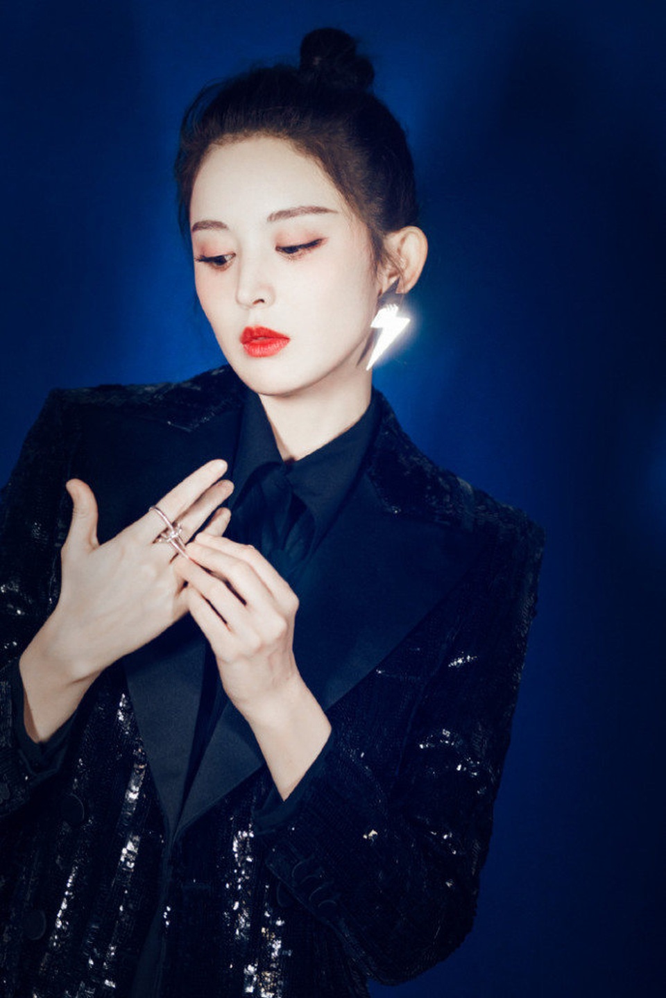 Cổ Lực Na Trát: Mỹ nhân Tân Cương diễn xuất nhạt nhoà, đời tư ồn ào - 11 Cổ Lực Na Trát: Mỹ nhân Tân Cương diễn xuất nhạt nhoà, đời tư ồn ào - 11