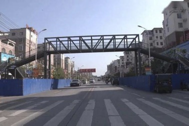 Đại gia giấu mặt chi tiền tỷ làm cầu cho học sinh đến trường