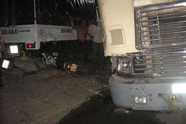 Xe container gây tai nạn liên hoàn, 3 người nguy kịch