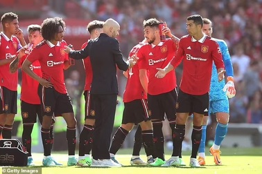 Cựu danh thủ Liverpool chỉ ra thực tế phũ phàng của C.Ronaldo