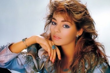 Sandra gửi lời chào khán giả Việt Nam