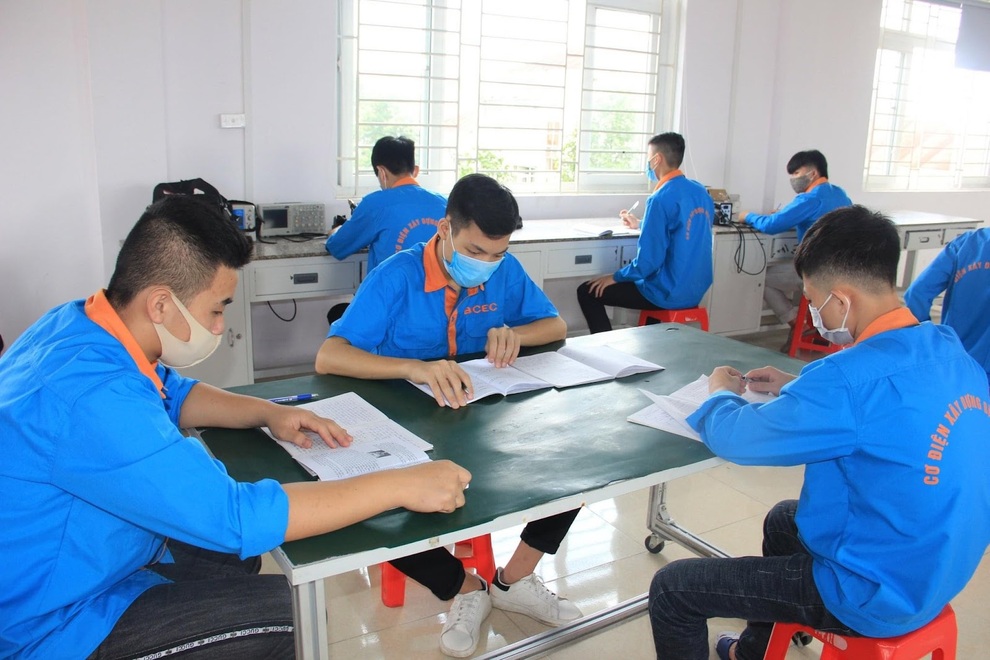 Nguyễn Mạnh Hà - người thầy tâm huyết đưa môn Hàn-Cơ khí vào dạy trực tuyến - 5 Nguyễn Mạnh Hà - người thầy tâm huyết đưa môn Hàn-Cơ khí vào dạy trực tuyến - 5