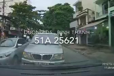 Lại chuyện lái xe lấn làn