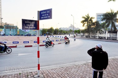 Hà Nội: Yêu cầu xử lý việc đặt tên đường “oái oăm”