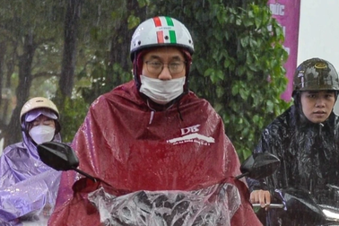 Nam Bộ mưa dông, Biển Đông sắp hứng bão