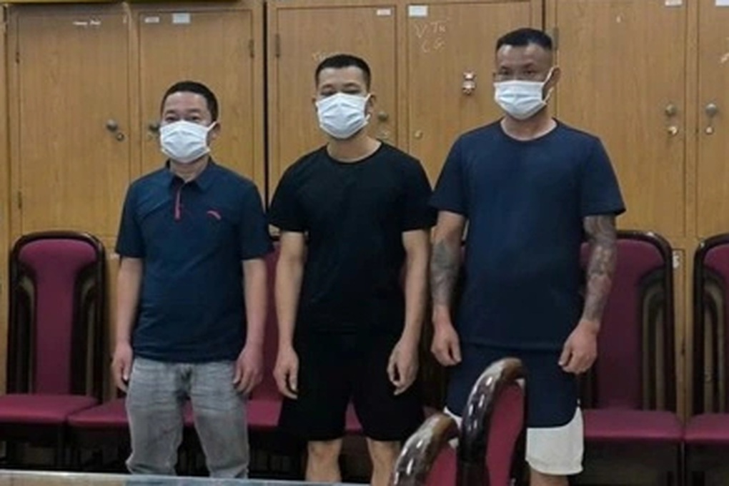 Bắt 3 thành viên nhóm Lợn rừng chuyên bảo kê vật liệu xây dựng - 1 Bắt 3 thành viên nhóm Lợn rừng chuyên bảo kê vật liệu xây dựng - 1