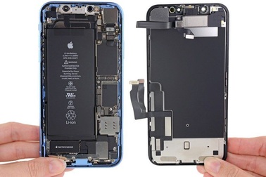 "Mổ xẻ" iPhone XR giá trẻ vừa "lên kệ": Pin siêu tốt