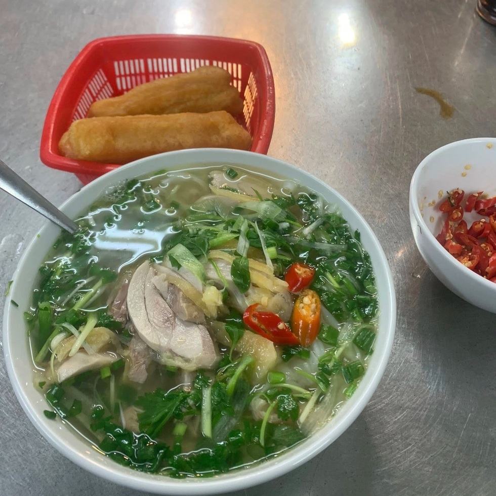 Michelin gọi tên 3 quán phở Hà Nội: Khách Tây khen, khách Việt thấy thường - 3 Michelin gọi tên 3 quán phở Hà Nội: Khách Tây khen, khách Việt thấy thường - 3