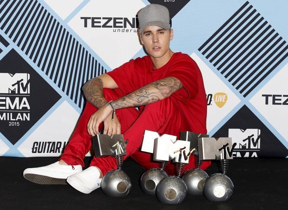 Bi kịch của Justin Bieber và chiếc phao cứu sinh mang tên tình yêu - 4 Bi kịch của Justin Bieber và chiếc phao cứu sinh mang tên tình yêu - 4