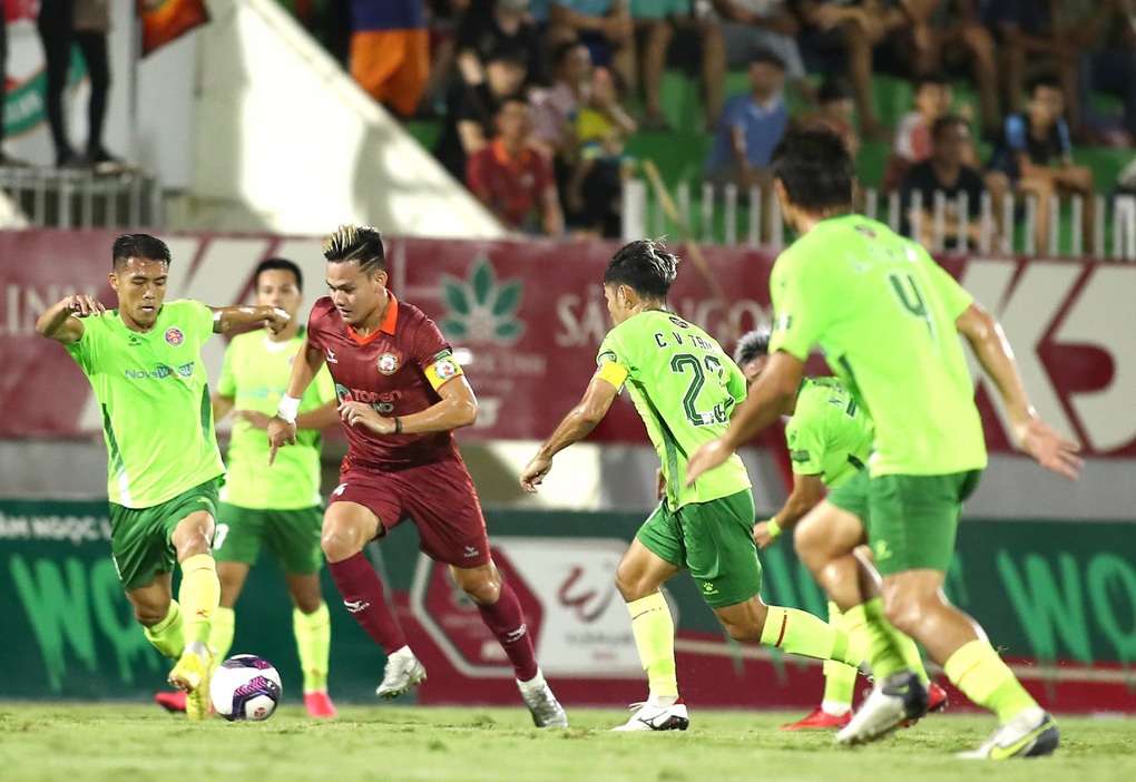 Thắng đậm Sài Gòn FC, CLB Bình Định tiếp tục nuôi hy vọng vô địch - 1 Thắng đậm Sài Gòn FC, CLB Bình Định tiếp tục nuôi hy vọng vô địch - 1