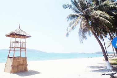 “Quét” nạn hàng rong, “chặt chém” trên bãi biển Nha Trang