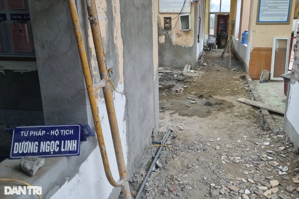 Trụ sở xã bất ngờ được đầu tư 6 tỷ đồng để xoay hướng mặt tiền - 7 Trụ sở xã bất ngờ được đầu tư 6 tỷ đồng để xoay hướng mặt tiền - 7