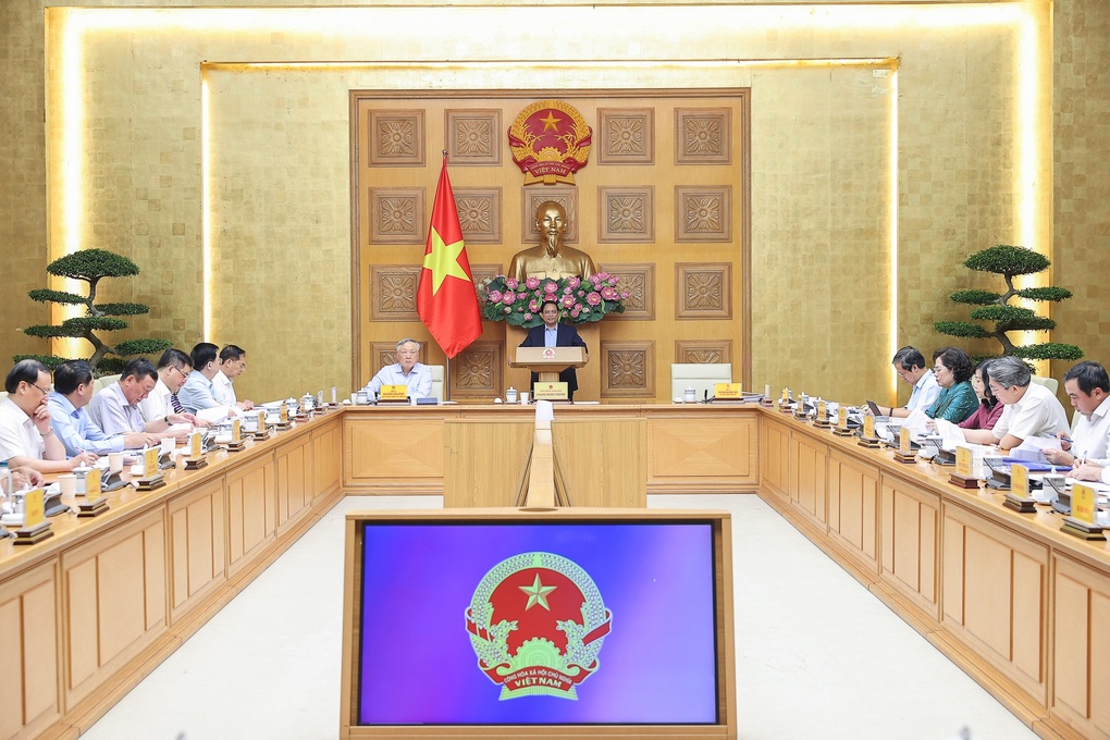 Nhìn lại việc vận hành bộ máy mới sau 1 tháng “sắp xếp lại giang sơn” - 2 Nhìn lại việc vận hành bộ máy mới sau 1 tháng “sắp xếp lại giang sơn” - 2