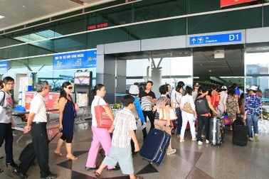 Đầu năm rủ nhau hành hương đón lộc