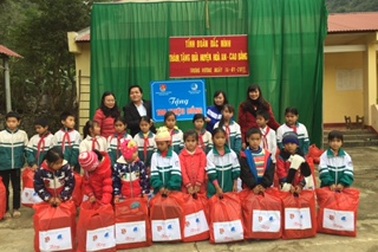 Tỉnh đoàn Bắc Ninh mang “hơi ấm ngày Tết” tới học sinh tỉnh Cao Bằng