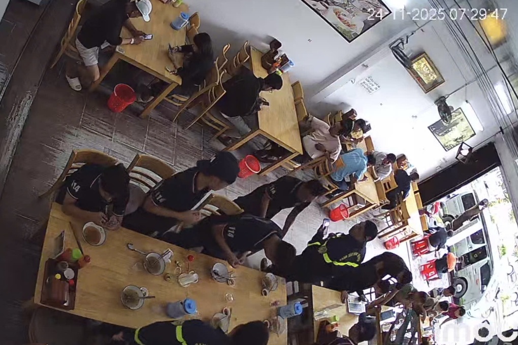 Vợ chồng ở Đắk Lắk mua hành từ TPHCM, xin nước giếng nấu 400 tô phở 0 đồng - 1