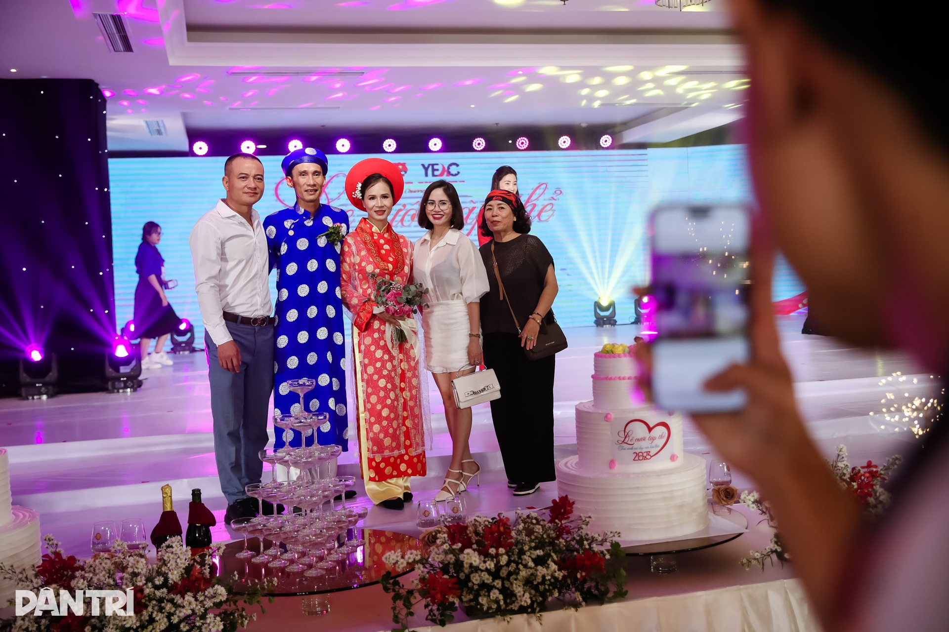 Lễ cưới trong mơ của 82 cặp đôi ở TPHCM - 8 Lễ cưới trong mơ của 82 cặp đôi ở TPHCM - 8