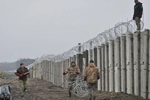 Căng thẳng dồn dập, Ukraine xây tường biên giới với Belarus