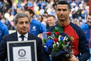 Cristiano Ronaldo nhận kỷ lục Guinness