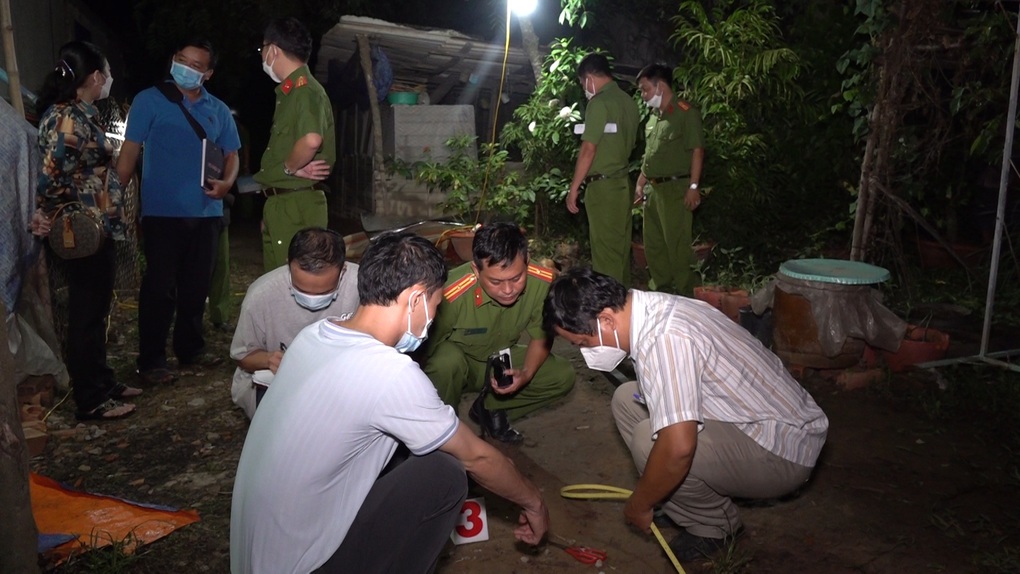 Kẻ đâm anh trai tử vong nhận 18 năm tù - 2 Kẻ đâm anh trai tử vong nhận 18 năm tù - 2