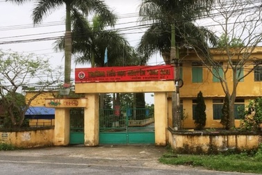 Kế toán trưởng trường học giả mạo chữ ký hiệu trưởng chiếm tiền ngân sách