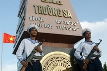 Phản đối quân đội Trung Quốc đồn trú ở "thành phố Tam Sa"