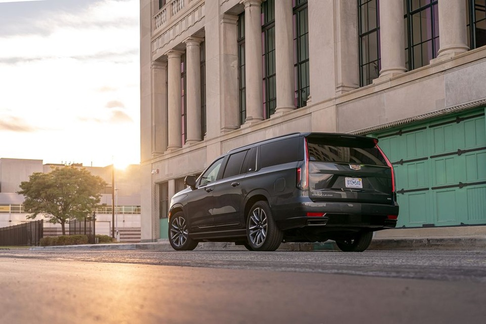 Người Mỹ chọn mua hàng khủng Cadillac Escalade như thế nào? - 3 Người Mỹ chọn mua hàng khủng Cadillac Escalade như thế nào? - 3