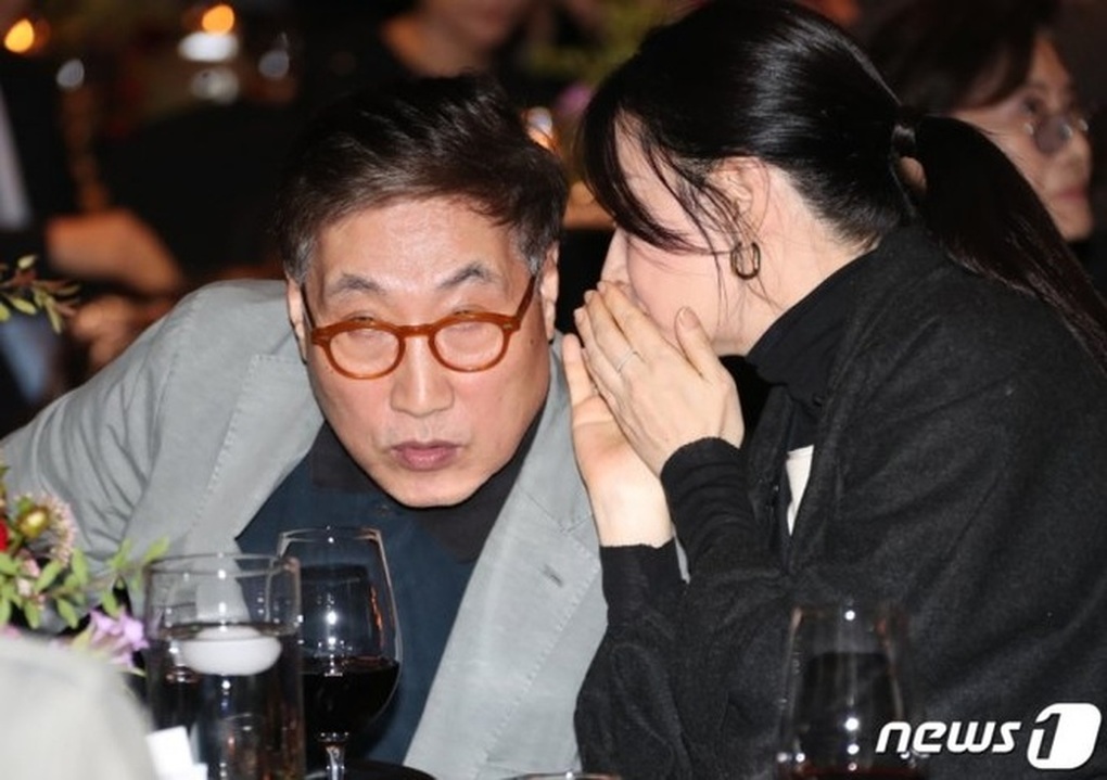 Người bạn đời giàu có hậu thuẫn nàng Dae Jang Geum Lee Young Ae - 6 Người bạn đời giàu có hậu thuẫn nàng Dae Jang Geum Lee Young Ae - 6
