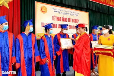 100% sinh viên trường cao đẳng nghề tốt nghiệp có việc làm ngay