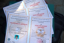 Sinh viên năm cuối "nan giải" khi nhận bằng tốt nghiệp chậm