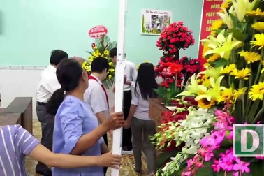 Xúc động lễ khai giảng... ban đêm