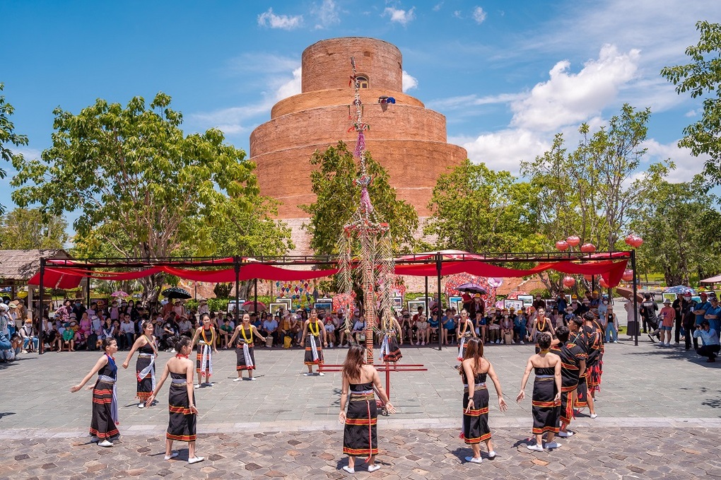 ការរំពឹងទុកសម្រាប់វិស័យទេសចរណ៍វៀតណាមនឹងចាប់ផ្តើមឡើងនៅពេលដែល Vinpearl ចេញជាសាធារណៈ - ៣ Kỳ vọng du lịch Việt bứt phá khi Vinpearl lên sàn - 3