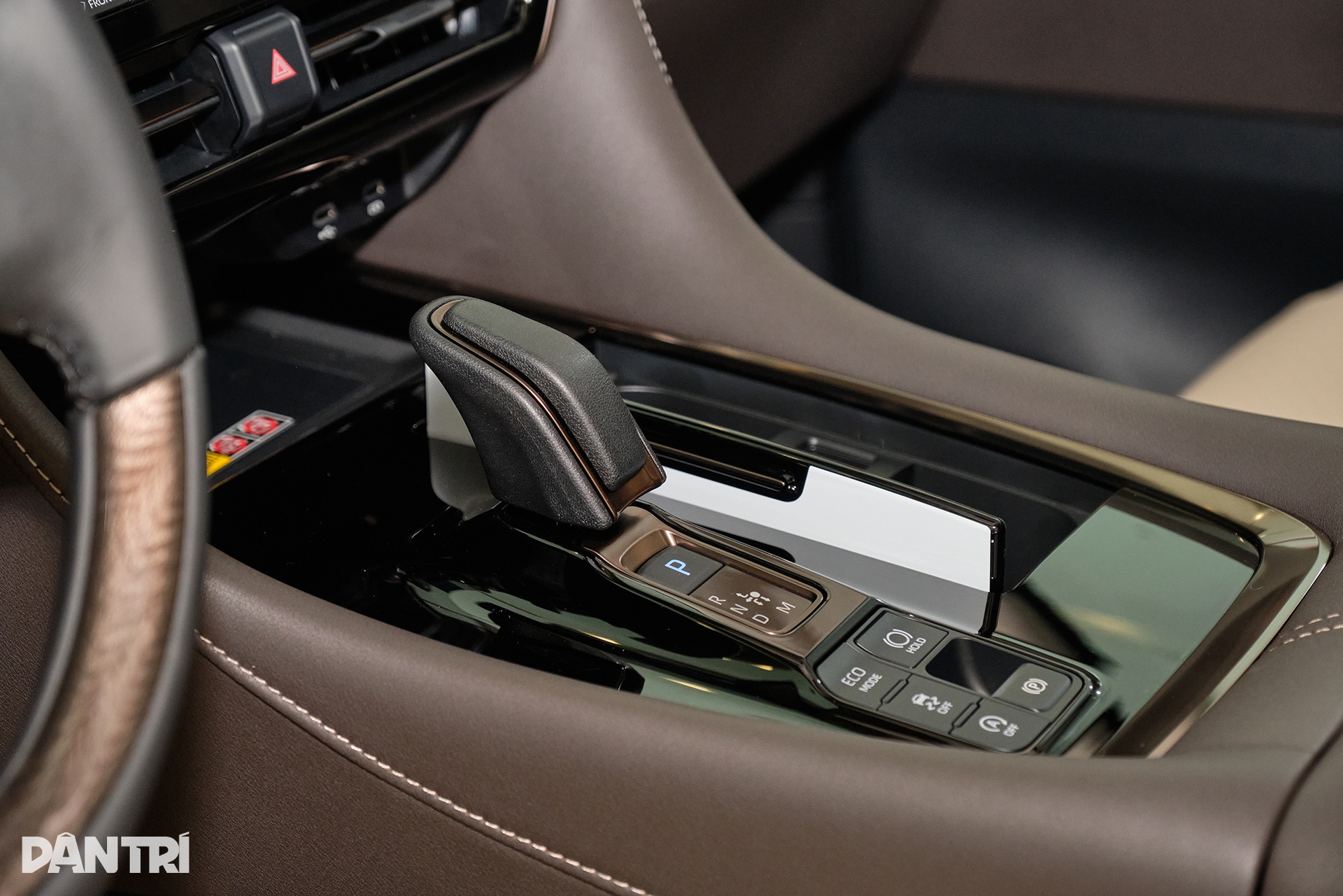 Khám phá Toyota Alphard mới, có gì để xứng danh chuyên cơ mặt đất? - 36 Khám phá Toyota Alphard mới, có gì để xứng danh chuyên cơ mặt đất? - 36