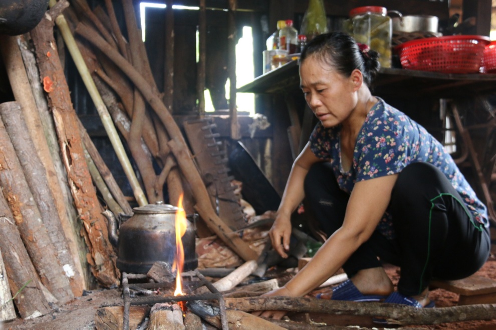 Xót xa cảnh vợ chồng cựu binh ở vùng biên giới, trong nhà chỉ có hũ dưa - 5 Xót xa cảnh vợ chồng cựu binh ở vùng biên giới, trong nhà chỉ có hũ dưa - 5