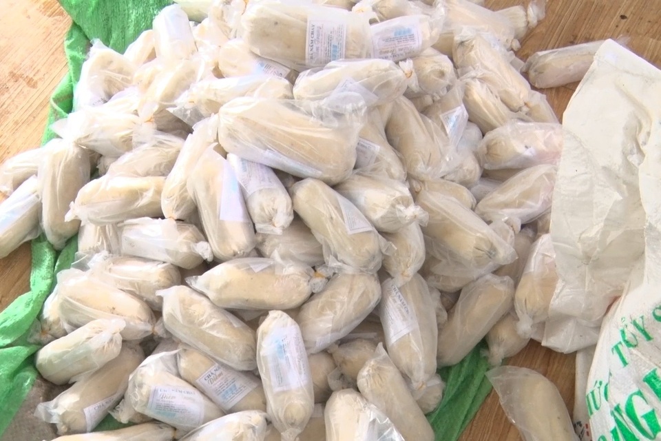 An Giang: Bắt giữ 3 tấn chả đòn chay không đảm bảo an toàn thực phẩm - 2 An Giang: Bắt giữ 3 tấn chả đòn chay không đảm bảo an toàn thực phẩm - 2