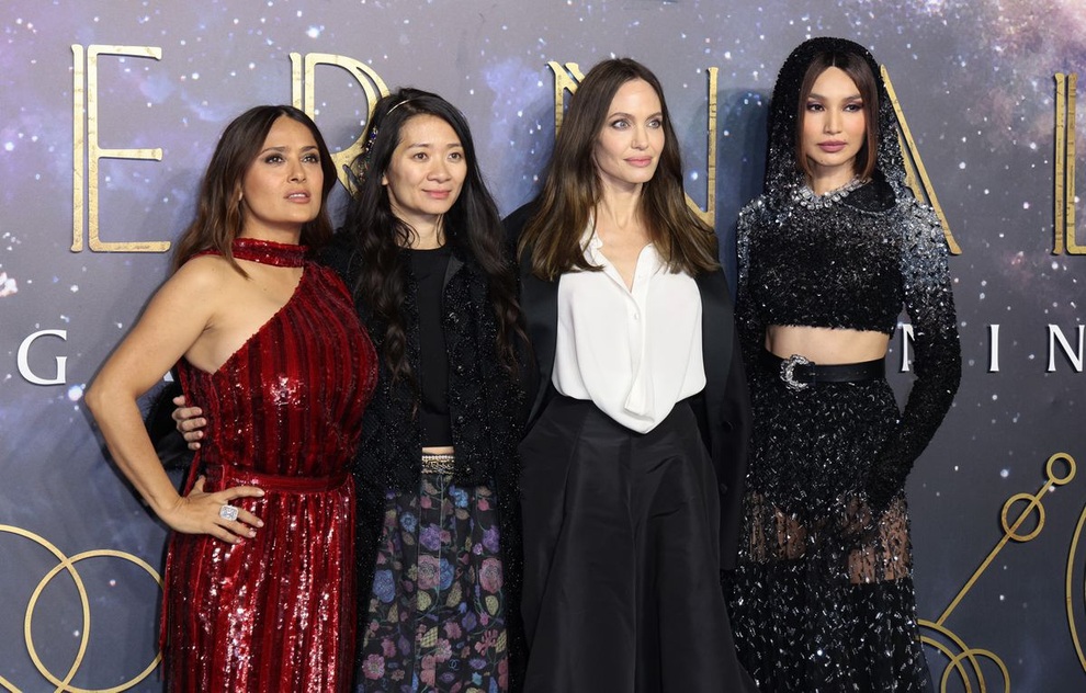 Mỹ nhân gốc Á xinh đẹp sánh đôi cùng Angelina Jolie trong Eternals - 1 Mỹ nhân gốc Á xinh đẹp sánh đôi cùng Angelina Jolie trong Eternals - 1