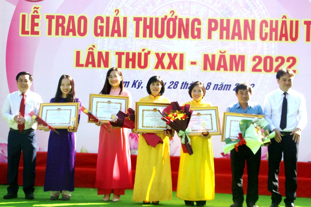 Trao giải thưởng Phan Châu Trinh đến 88 cá nhân, tập thể xuất sắc - 1