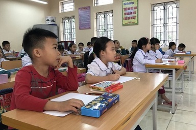 Hà Nội: Học sinh học 4 ngày/tuần vì quá tải