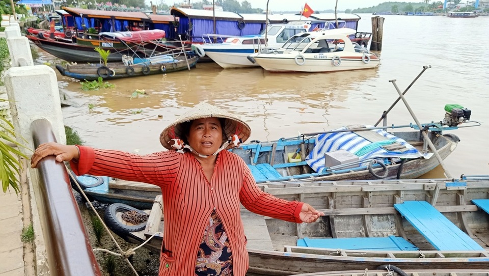Nghề lái đò chở khách du lịch ở Cần Thơ đìu hiu vì Covid-19 - 4 Nghề lái đò chở khách du lịch ở Cần Thơ đìu hiu vì Covid-19 - 4