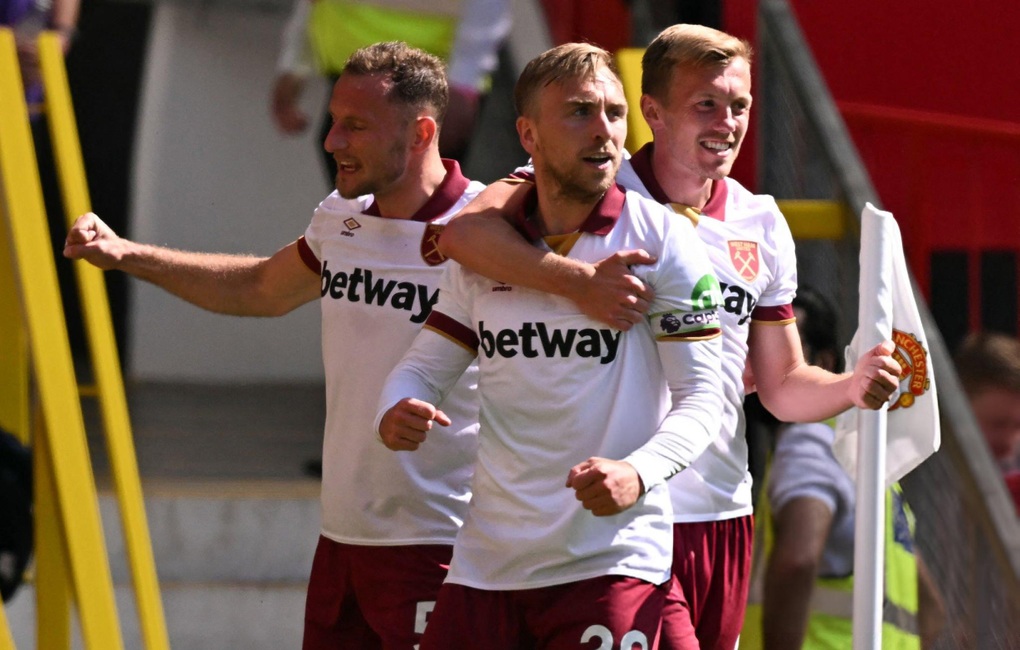 Man Utd thua West Ham trên sân nhà, ngụp lặn ở nhóm cuối bảng - 2 Man Utd thua West Ham trên sân nhà, ngụp lặn ở nhóm cuối bảng - 2