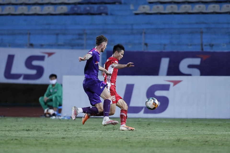 Vũ Minh Tuấn toả sáng, CLB Viettel ngắt mạch bất bại của Sài Gòn FC - 2 Vũ Minh Tuấn toả sáng, CLB Viettel ngắt mạch bất bại của Sài Gòn FC - 2